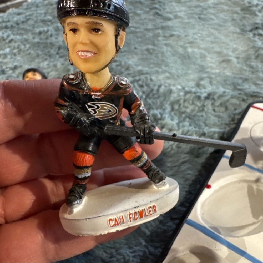 Anaheim Ducks
Bobblehead Set Kesler
Fowler Rakell Gibson NHL
Stadium Giveaway 3" - Picture 11 of 15